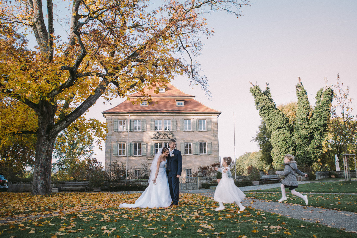Fotos einer  Hochzeit in Erlangen und Schloss Atzelsberg vom Hochzeitsfotografen Thomas Langer für kissweddings.de