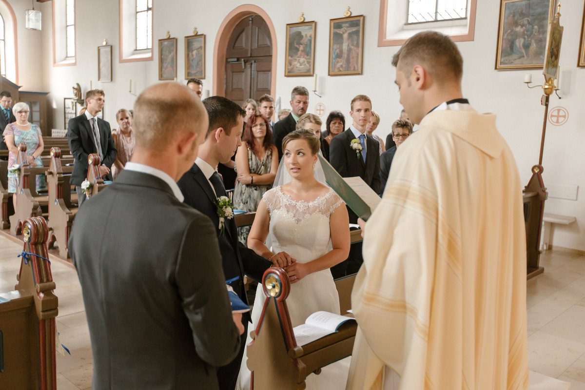 Die Hochzeit von Julia und Florian in Weisendorf - Hochzeitsfotograf Erlangen